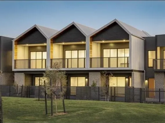 Sensational Townhouse Unit in the Highly Sought-After Point Cook