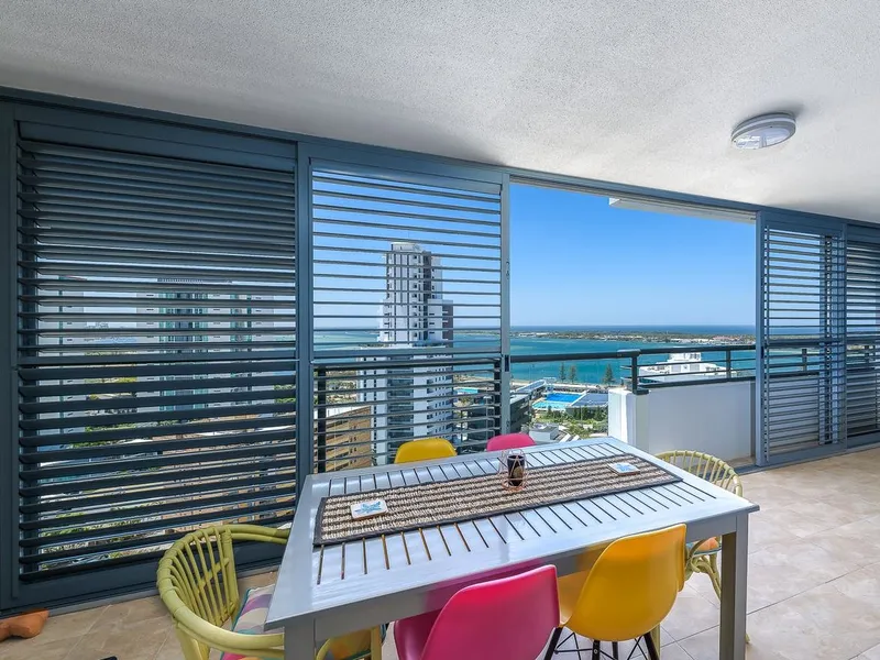 LIVE ON TOP OF THE WORLD!