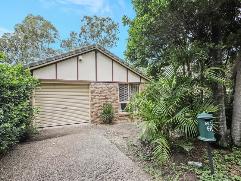 Comfortable Family Home close to Schools & Shops!