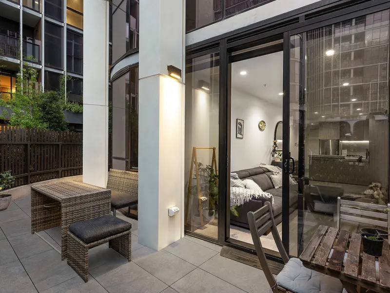 TWO BED PLUS STUDY WITH A WRAPAROUND COURTYARD