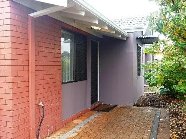 EASY CARE VILLA IN GREAT LOCATION