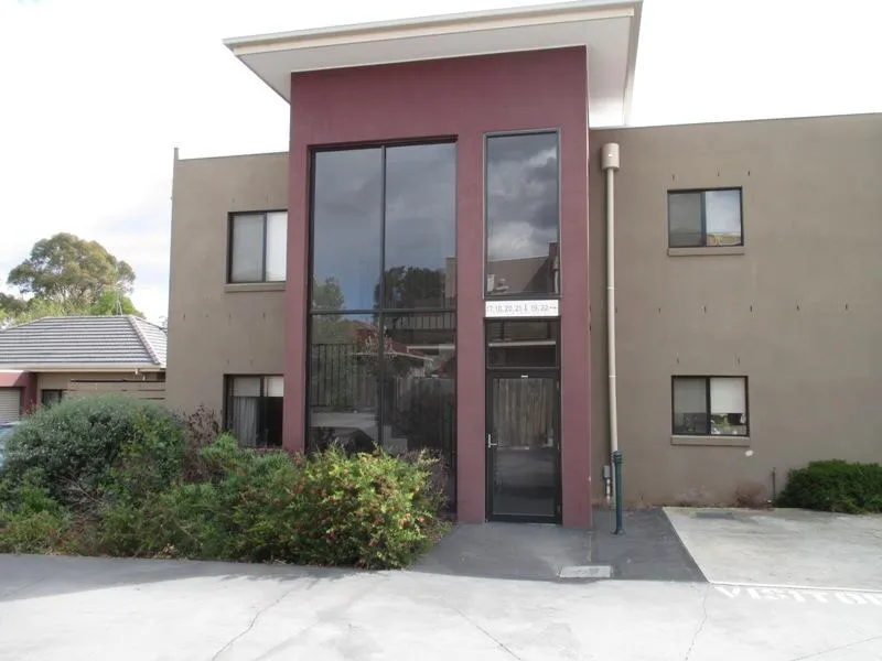 COMFORTABLE MODERN LIVING