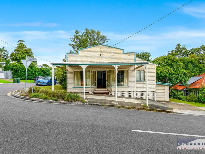 Residence & Shop on corner site in great neighbourhood
