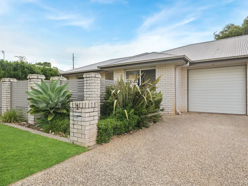 Low-Maintenance Modern Unit in Newtown!