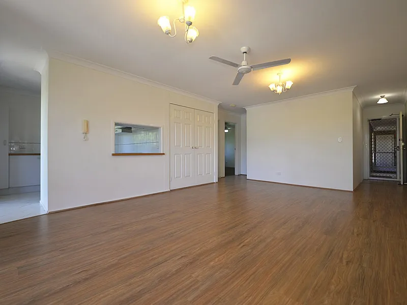 Rrenovated home in central Indooroopilly walking to Shopping Centre and State High