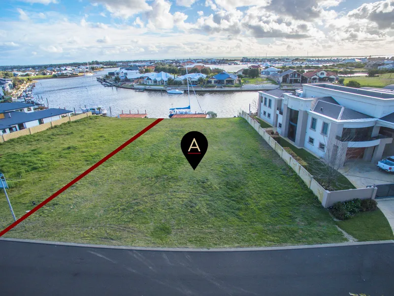 Stunning Canal Outlook- Build the dream home