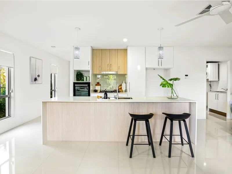 Luxury 4 Bedroom Townhouse In Exclusive Gated Community