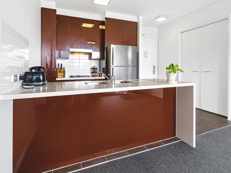 Stylish unit calling for an investor!