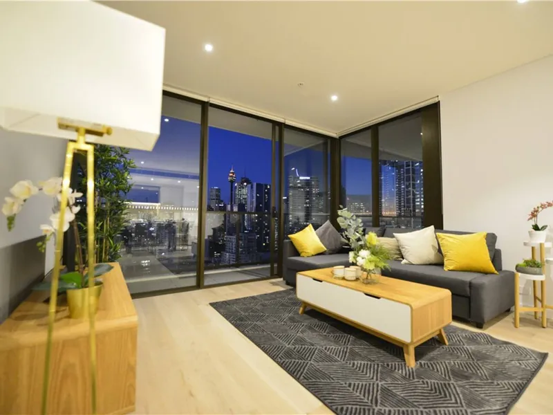 Fully furnished 2 bedroom with city view & harbour views