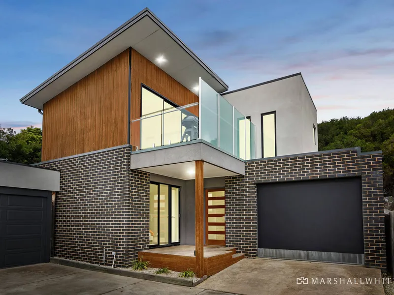 Contemporary Beachside Haven