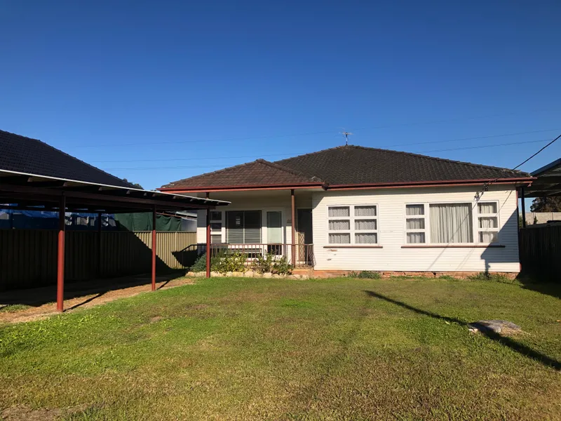 HOUSE & GRANNY FLAT FOR RENT