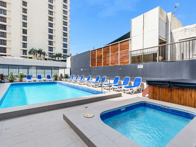 When location matters - in the heart of it all - Unfurnished