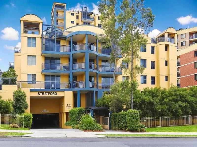 STYLISH WELL APPOINTED APARTMENT WITH RESORT STYLE FACILITIES