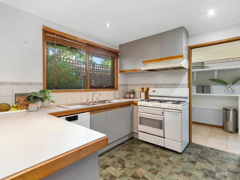 2 Storey, 4 Bedrooms, 3 Cars & So Much Potential