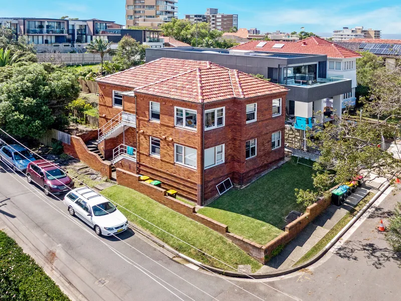 Entire duplex in a prime location with water views