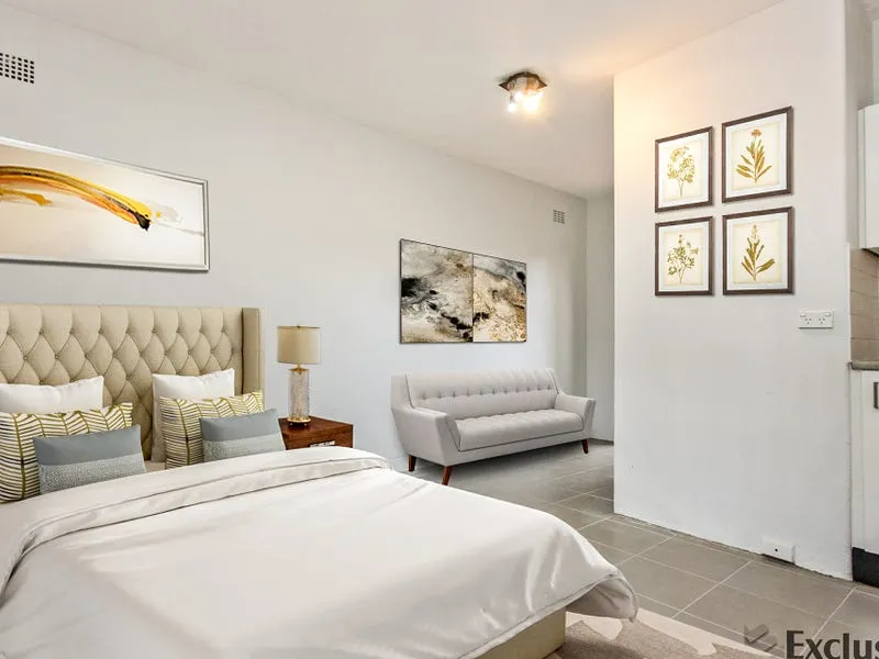 STUDIO IN CONVENIENT LOCATION!