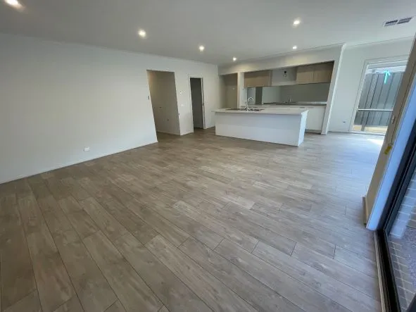 Brand new stylish 4 bedroom home in Hillgrove Estate