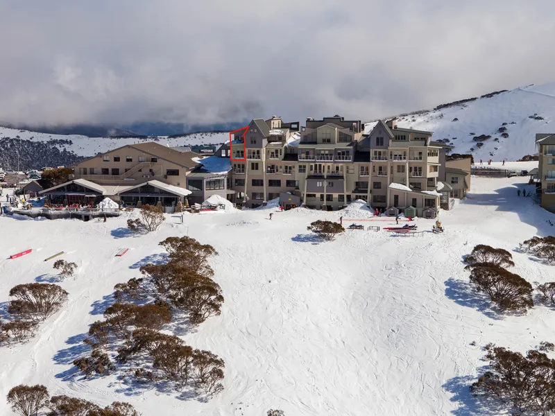 IN THE CENTRE OF ALL THE ACTION