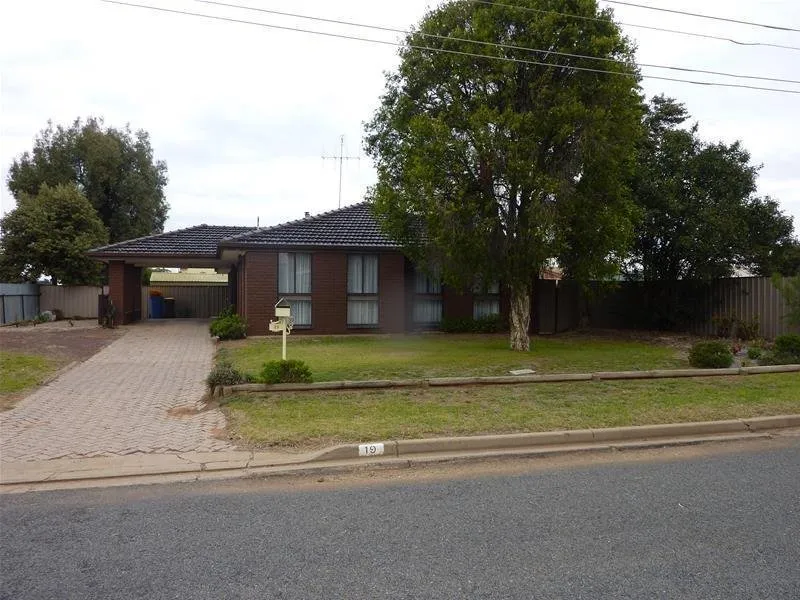 QUALITY 4 BEDROOM FAMILY  HOME