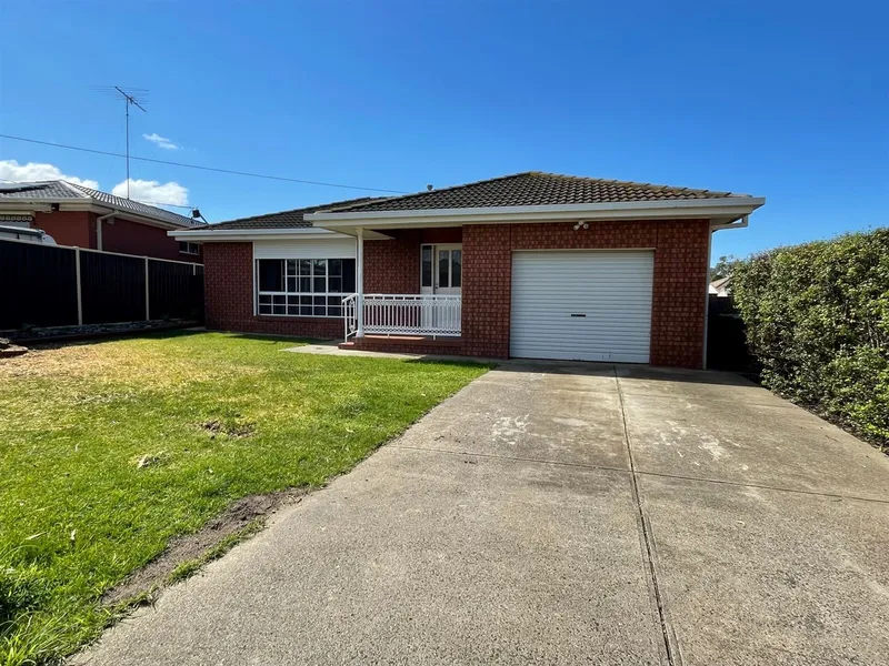 3 Bedroom , 2 Bathroom home in perfect location