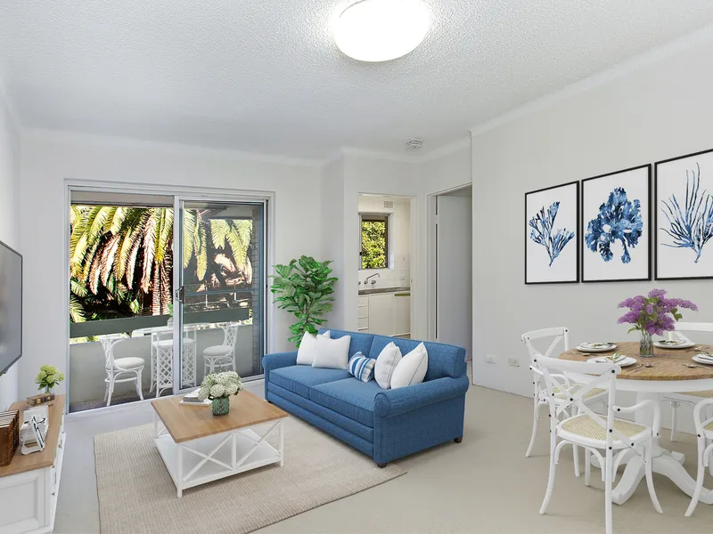 Solid brick retreat just 200m to beach