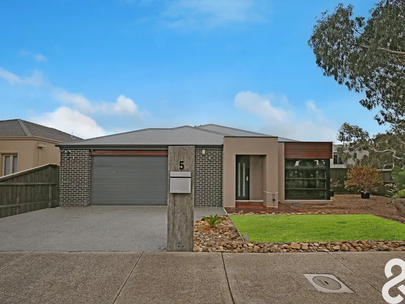 FLAWLESS FAMILY LIVING AMONGST THE PARKS