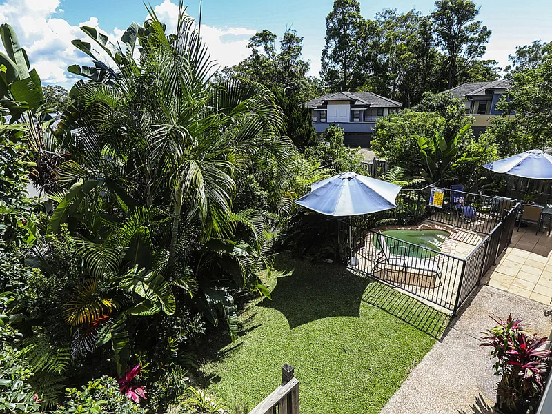 Rare 4brm Spacious Villa with its own private pool and garden 