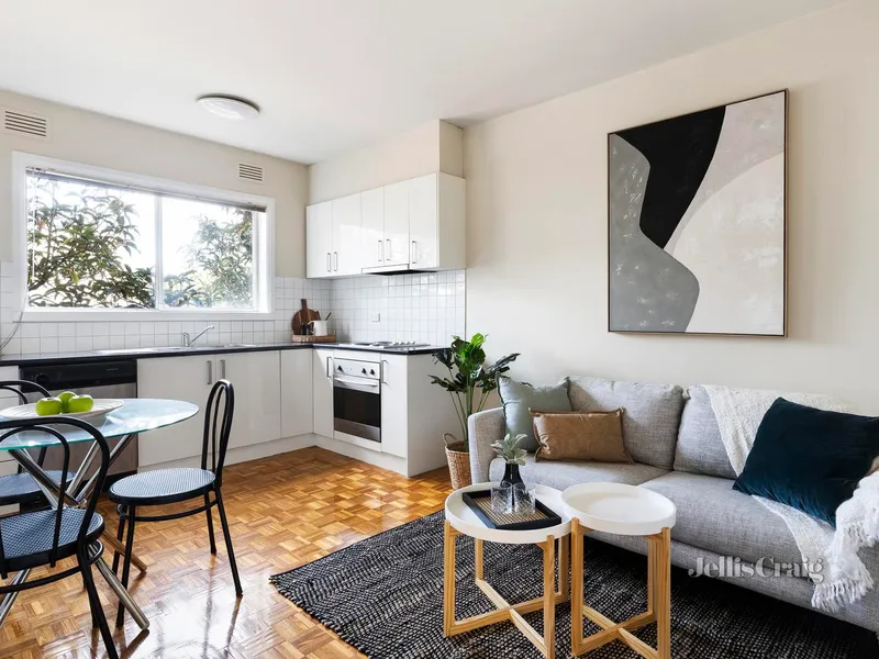 Low Maintenance on the City’s Cusp