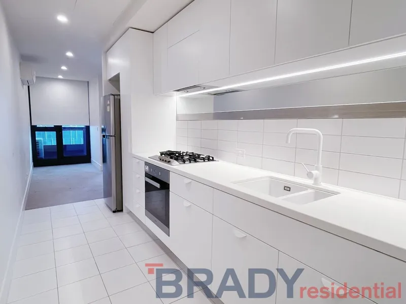 ENJOY THE CITY LIFESTYLE WITH THIS ONE BEDROOM APARTMENT!
