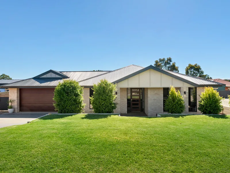 Family comfort and versatility on 1256m2