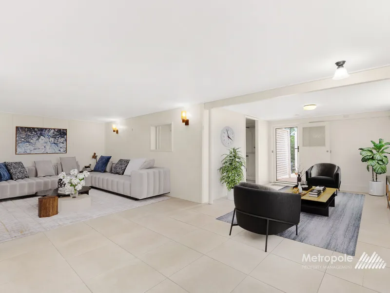 SPACIOUS, SOLID AND IMPECCABLY MAINTAINED