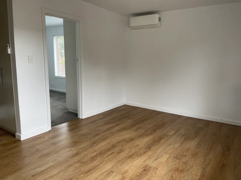 Recently renovated modern apartment + air con