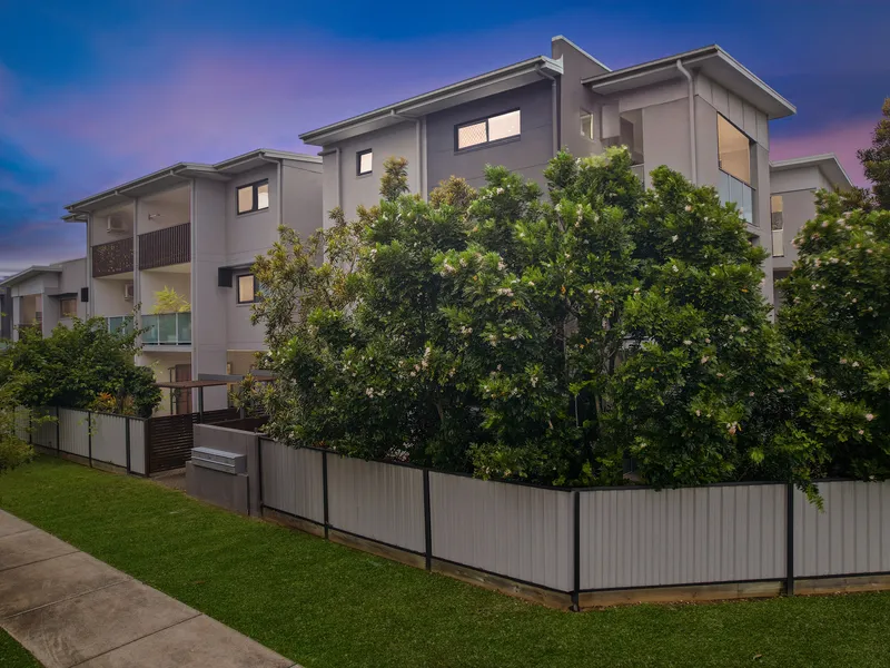 Beautifully appointed 2-bedroom unit in quiet Zillmere street