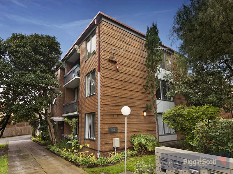 SUNNY APARTMENT IN FANTASIC LOCATION WITH OFF STREET PARKING!