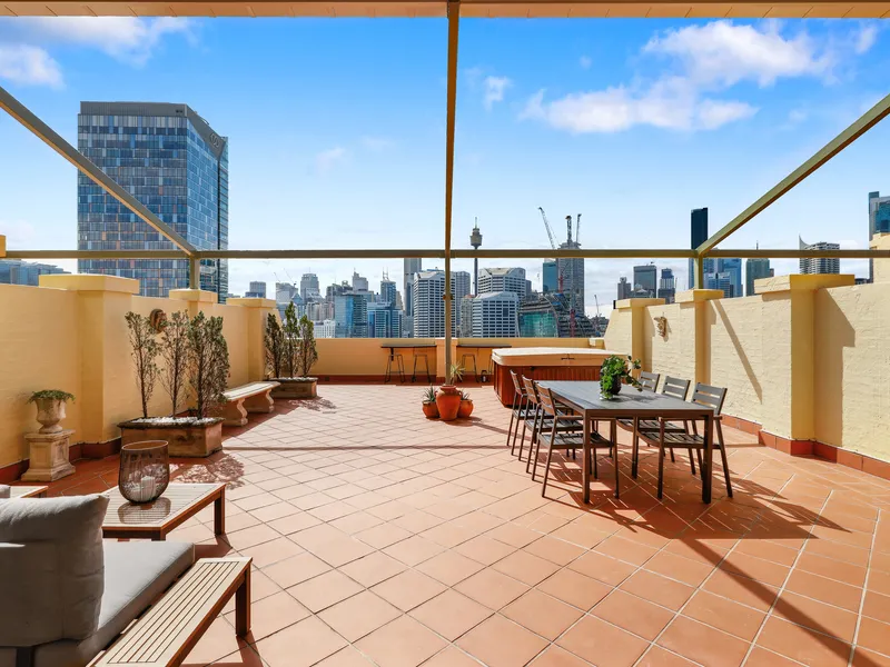 Penthouse with expansive outdoor terrace and city views