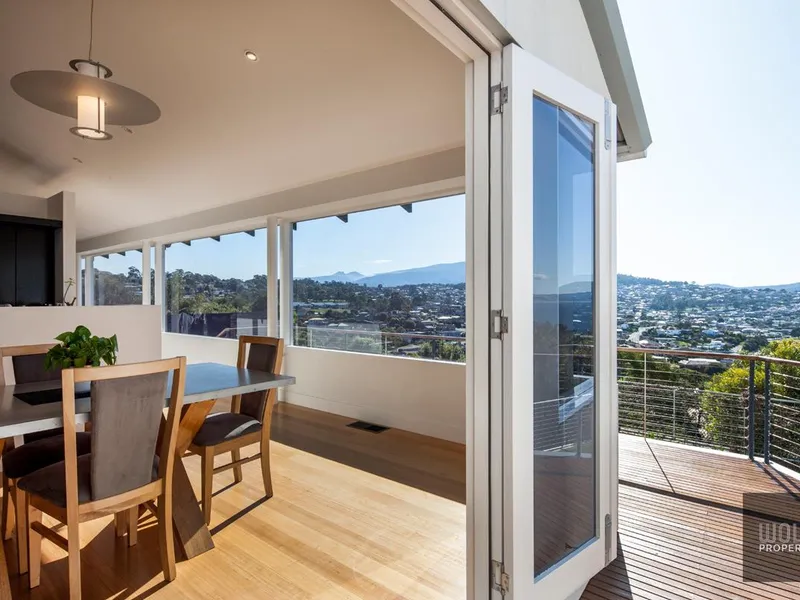 PRIVACY WITH STUNNING VIEWS