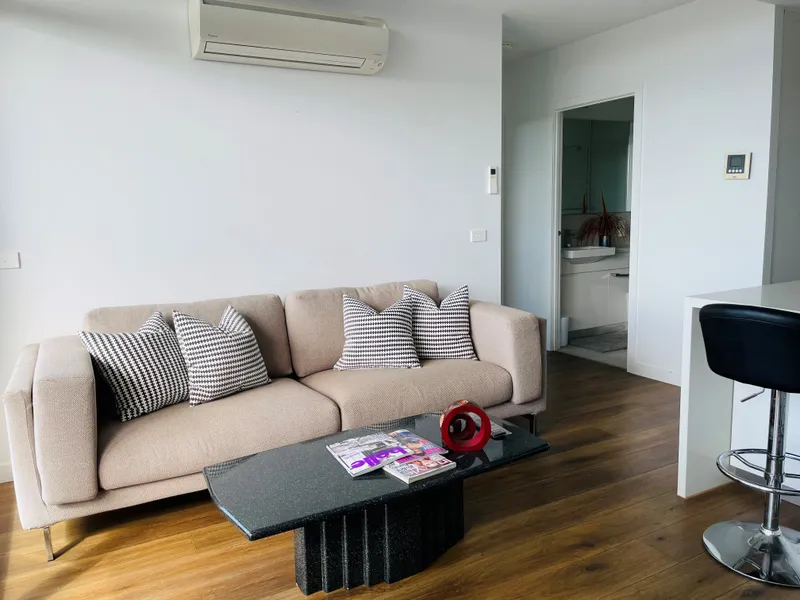 Furnished 2 Bed/1 Bath/1 Car Apartment in great location. Rent negotiable!