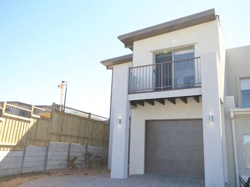 Larger than average Townhouse in the popular Silkstone Terraces estate...