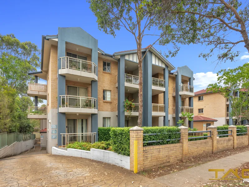 PENTHOUSE STYLE APARTMENT IN HEART OF MERRYLANDS!