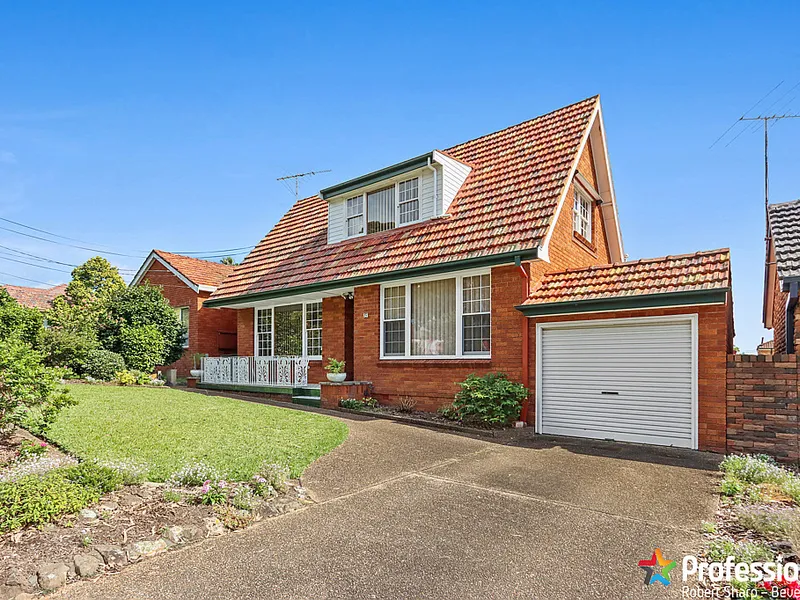 5 Bedroom in a Sought after Blue Ribbon Location