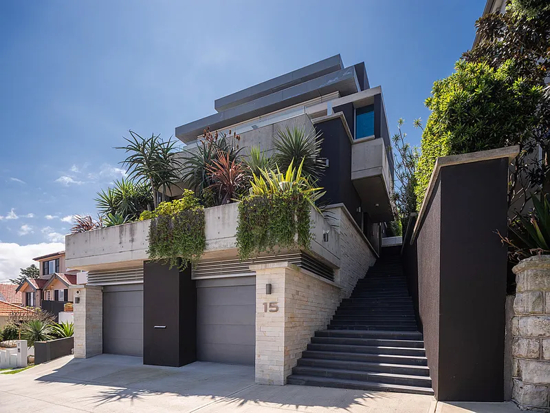 Stunning Showpiece Residence In Prime Bondi Position with Exceptional Views