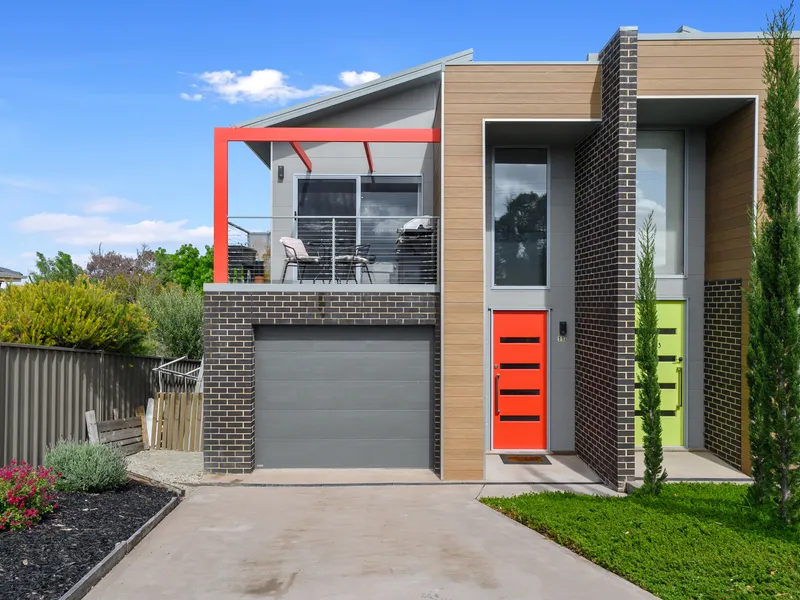 STYLISH AND MODERN TOWNHOUSE