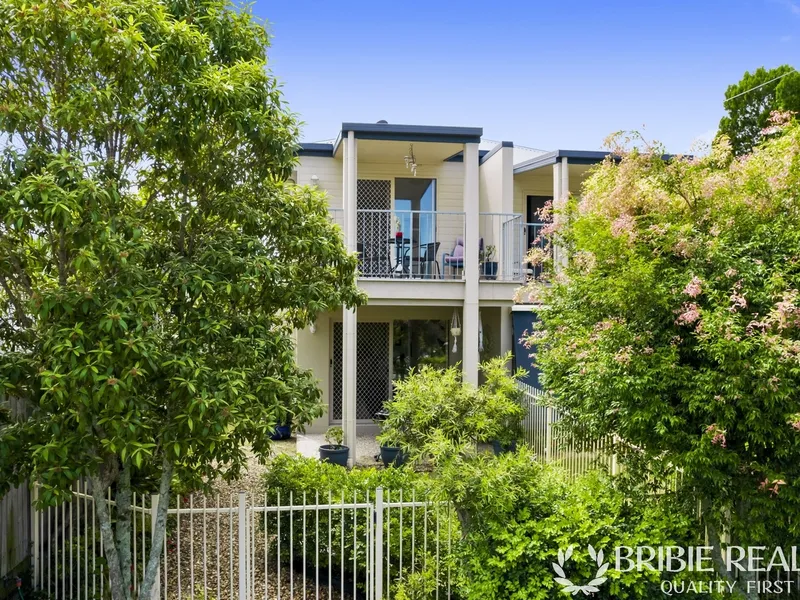 IMPRESSIVE MODERN LIVING - PRIME POSITION