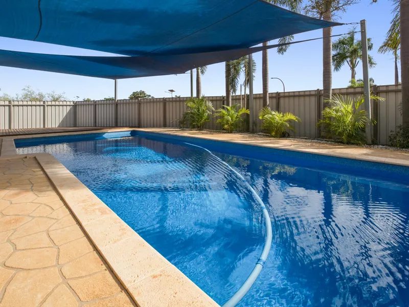 Entertain in style - Corner block – Inground pool