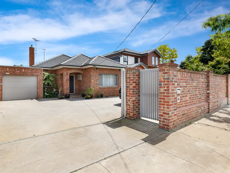 A Stunning Home ! That has it all !