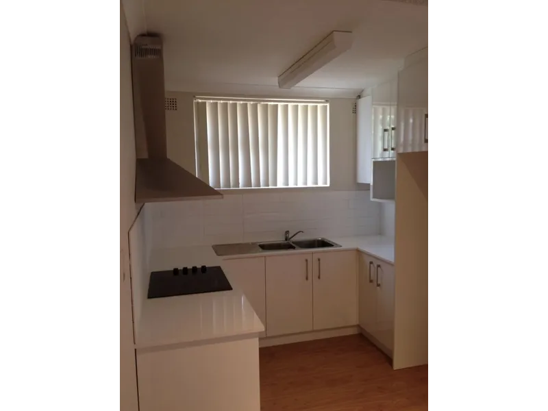 Great location! Two bedroom apartment within a well-established full brick complex