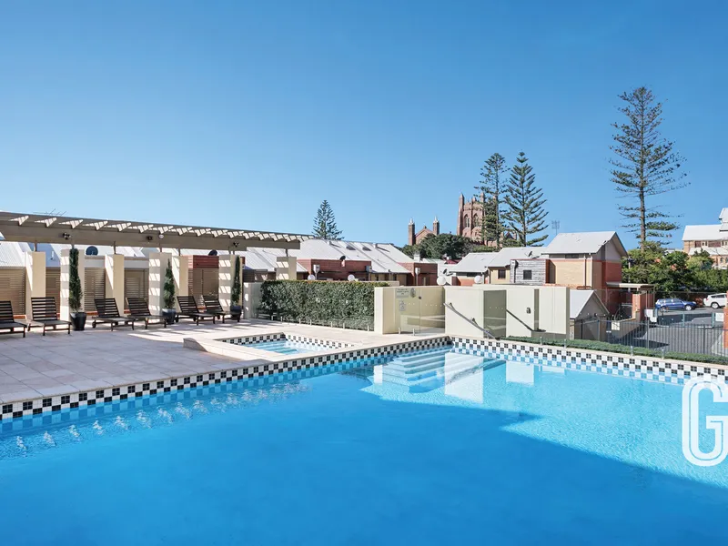 Spacious Three Bedroom Apartment with Harbour Views