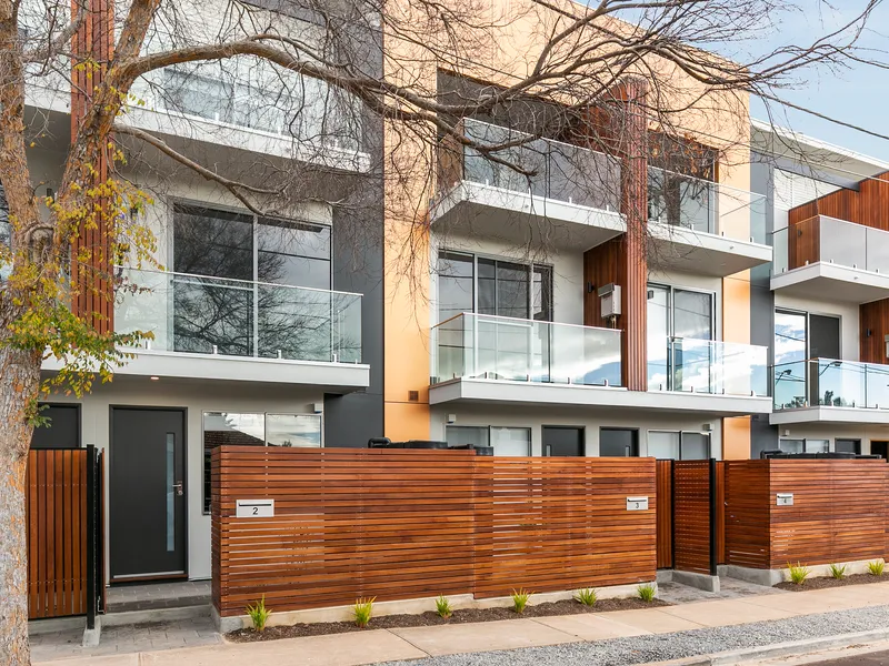 Luxury Three Level Townhouse In Prospect