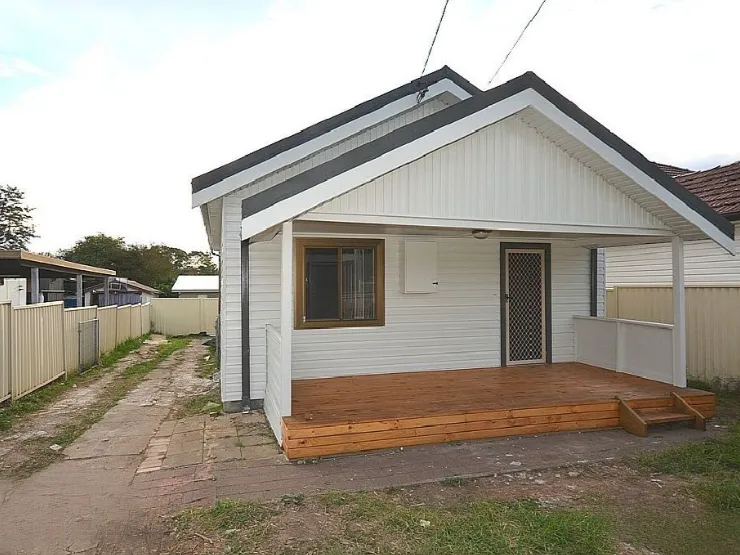 Stunning 3 Bedrooms House in Guildford for Lease