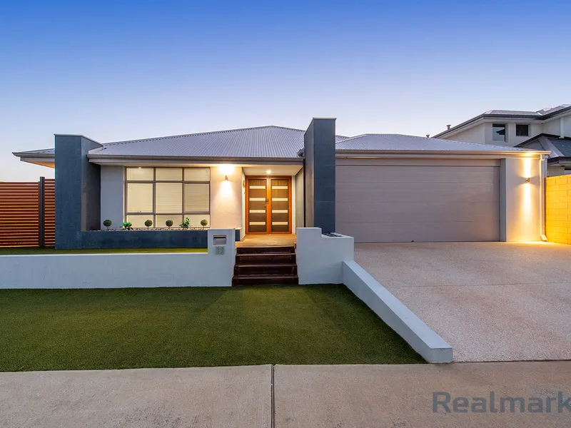 Dreamy Canal Lifestyle